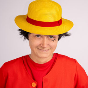 Cappello giallo con banda rossa